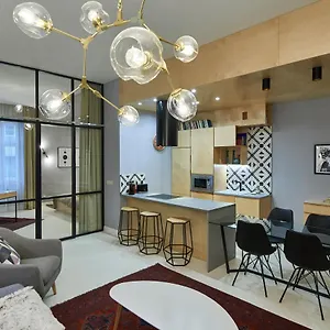 unique-design-3-bathrooms-flat.inbudapesthotels.com/